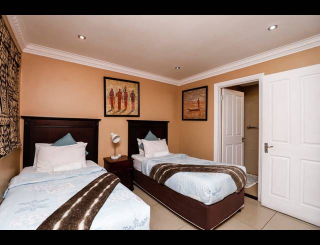 2 BEDROOM APARTMENT FOR SALE IN NORTH BEACH
